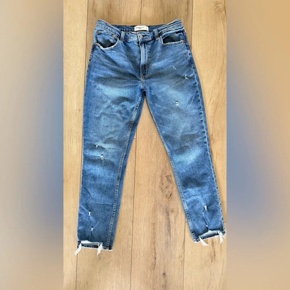 Abercrombie & Fitch Women's Light Blue Skinny Jeans